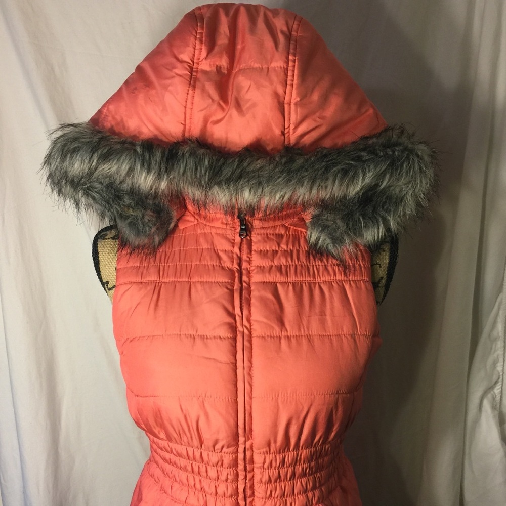 New York and Company Sleeveless Puffer Jacket